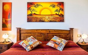 Triple Room, Kitchenette (Bella del Nord) | Laptop workspace, free WiFi, bed sheets - BioAgriturismo La Quercia (Atri)
