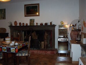 Fireplace - B&B Le Limentre (Sambuca Pistoiese)