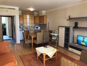 Apartment, 1 Schlafzimmer | Eigene Küche | Kühlschrank, Mikrowelle, Ofen, Herdplatte