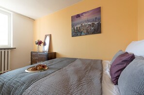 Appartement | Geluiddichte muren, een strijkplank/strijkijzer, gratis wifi, beddengoed