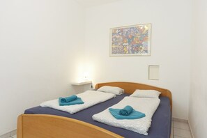 1 chambre, fer et planche à repasser, accès au Wi-Fi (inclus)