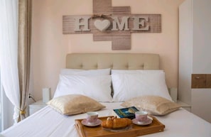 4 bedrooms, iron/ironing board, travel cot, free WiFi - *** Villa Lucic Omis *** for 1-10 people with a wonderful sea view (Stanići)