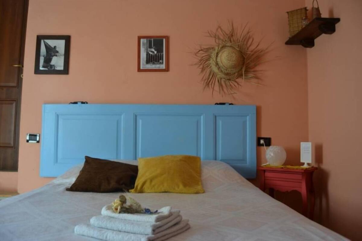 Double Room | Desk, cribs (free), WiFi (free), bed sheets