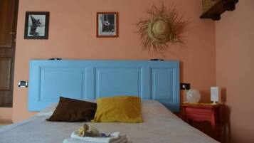 Camera doppia | Una scrivania, culle/letti per bambini (gratuiti), Wi-Fi gratuito