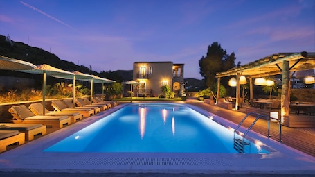 Outdoor pool, open 10:00 AM to 8:00 PM, sun loungers