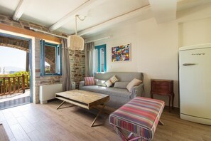 32-吋 LCD 液晶電視、衛星頻道、電視