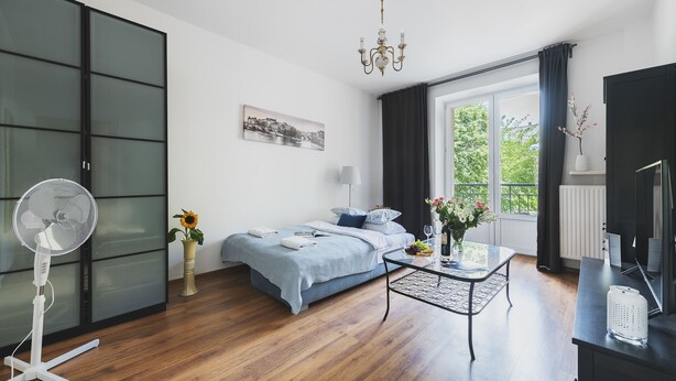 Apartamento econômico | 1 quarto, escrivaninha, espaço de trabalho para notebook