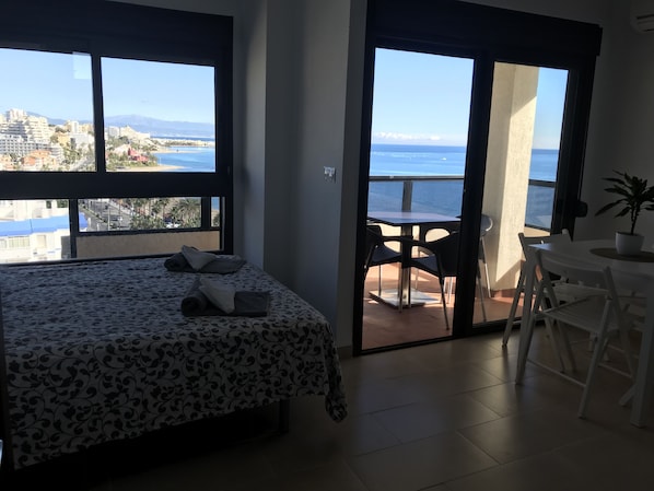 1 chambre, fer et planche Ă repasser, Wi-Fi gratuit, draps fournis