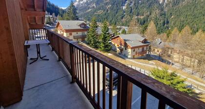 Large apartment for 10/12, 5 bedrooms, near slopes