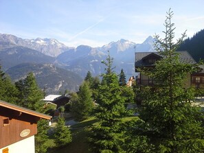 Exterior - Charming 4-Room Apartment for 8, Near Slopes in Valfréjus (Valfréjus)