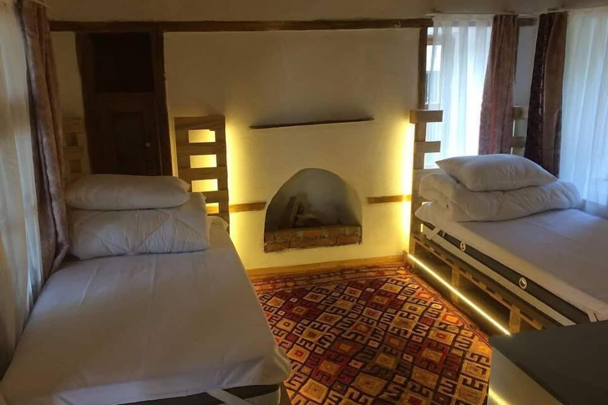 classic twin room, 2 single beds, garden view | 1 bedroom, individually decorated, desk, iron/ironing board