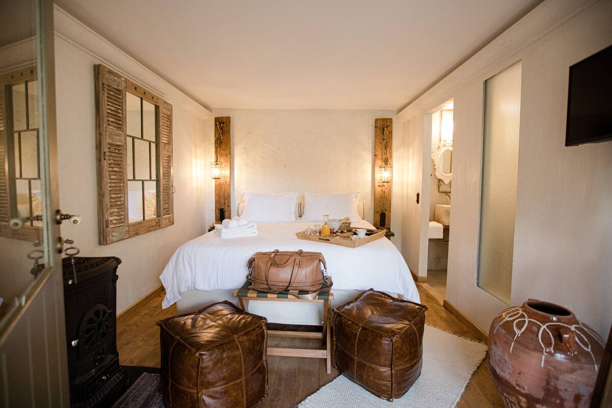 Oporonas Country Room I | 1 室のベッドルーム、高級寝具、防音設備、WiFi (無料)