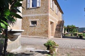 Exterior - Tuttaterra  (Serra San Quirico)