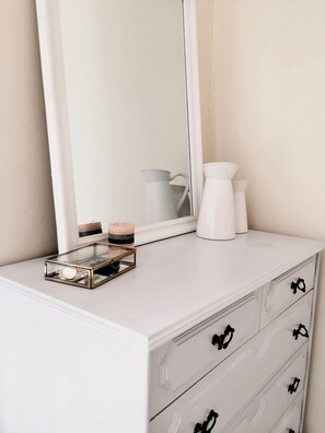 Interior - Little cottage by the sea (Chalkoutsi)