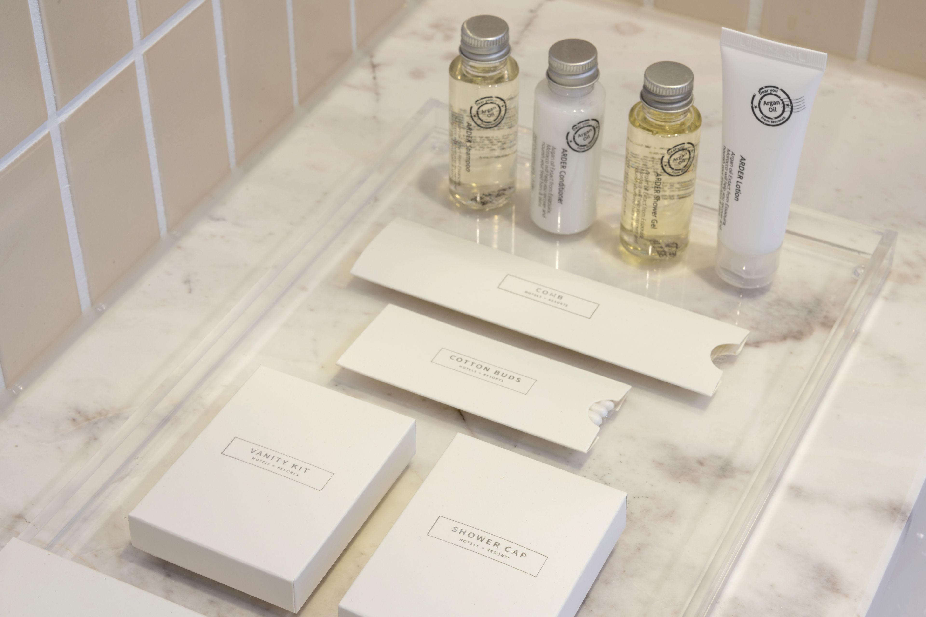 separate bathtub and shower, deep-soaking bathtub, rainfall showerhead