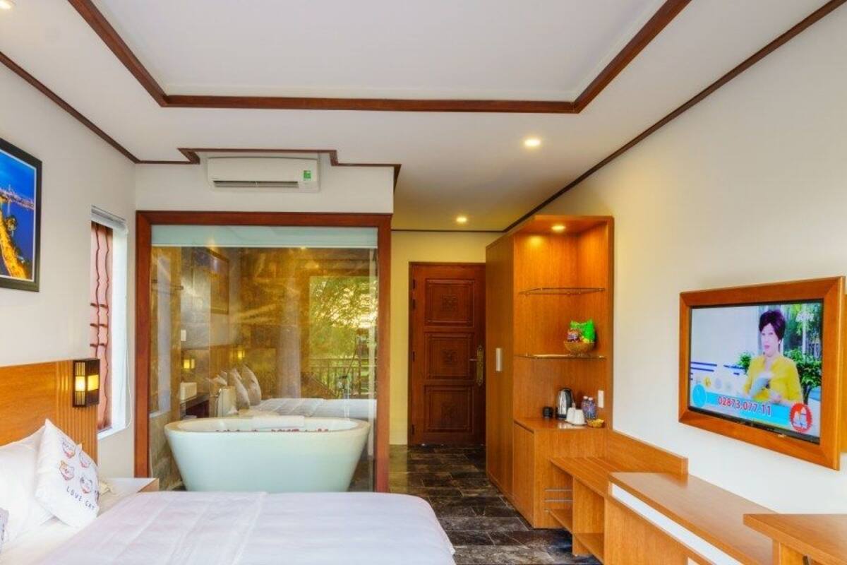 Minibar, in-room safe, desk, blackout curtains