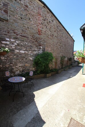 Terrace/patio - The Beacons Guest House (Brecon)