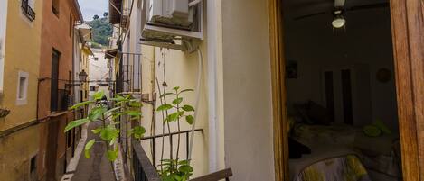 Economy Twin Room, 1 Bedroom | Balcony