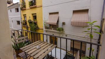 Economy Twin Room, 1 Bedroom | Terrace/patio