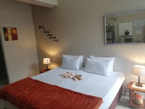 Sábanas de algodón egipcio, ropa de cama de alta calidad y minibar 