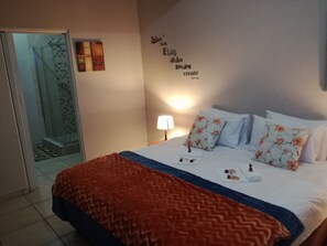 Exclusive Double or Twin Room (Unit 3) | Egyptian cotton sheets, premium bedding, minibar, individually decorated