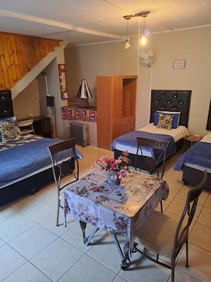 Cabin Deluxe (Unit 4) | Bộ trải giường bằng vải cotton Ai Cập, bộ đồ giường cao cấp, minibar 