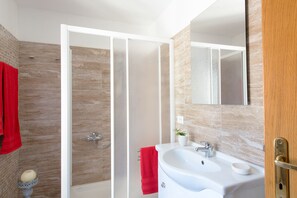 Bathroom - Casa del Borgo Vesio (Tremosine)