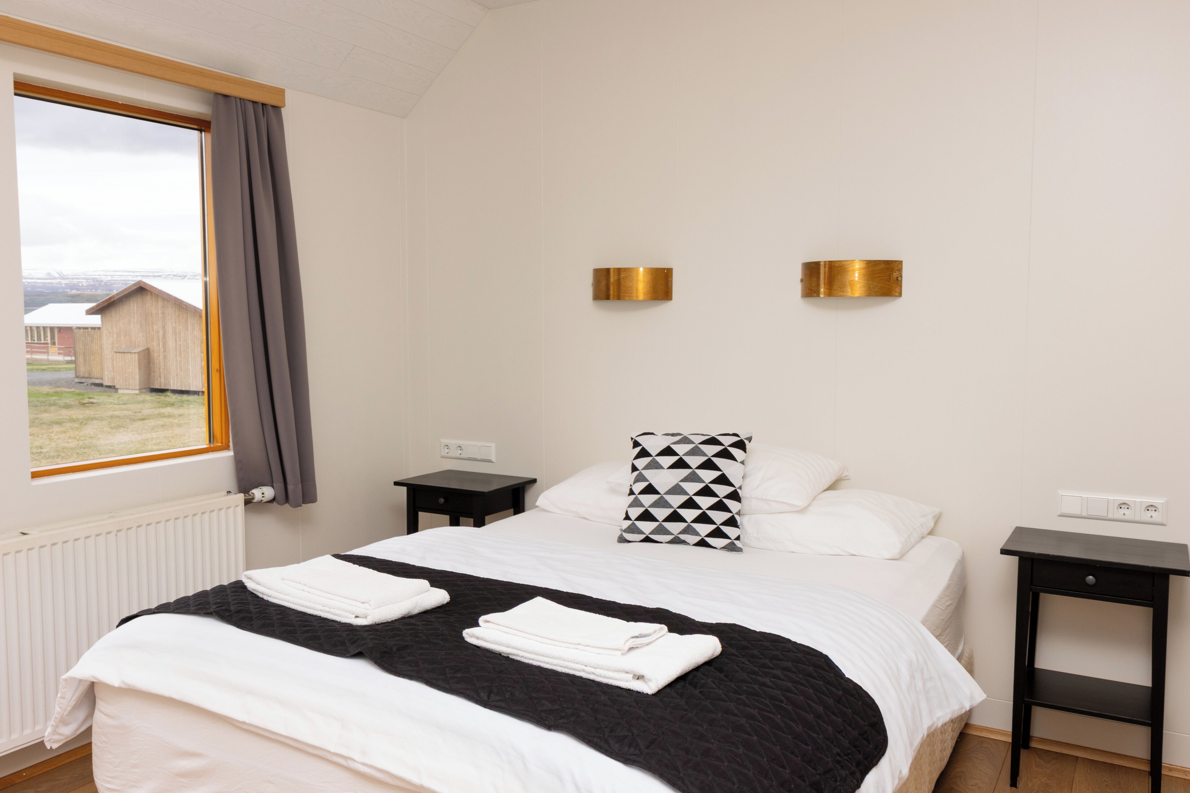 Chambre Triple Standard, non-fumeurs, salle de bains privée | Bureau, rideaux occultants, Wi-Fi gratuit, draps fournis