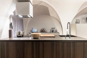 Deluxe Apartment, 2 Bedrooms | Private kitchen - Santo Stefano Suites (Bologna)