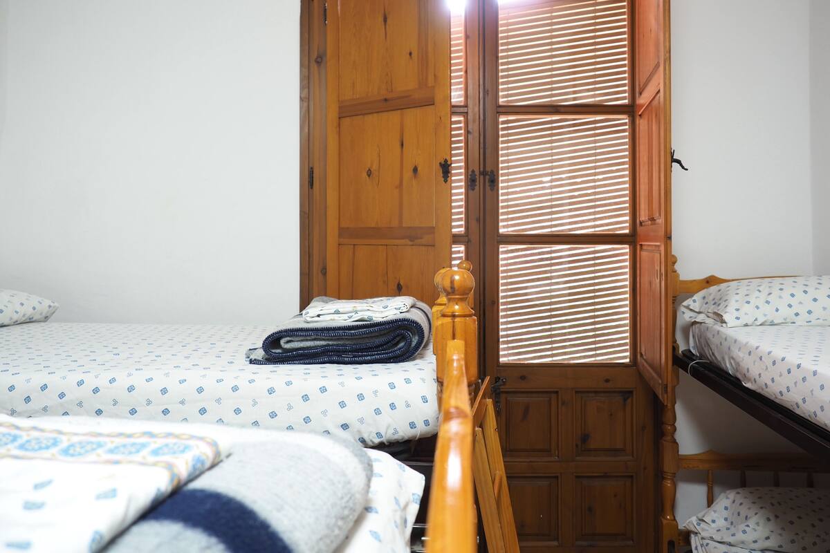 Familienzimmer, Gemeinschaftsbad (10 pax)