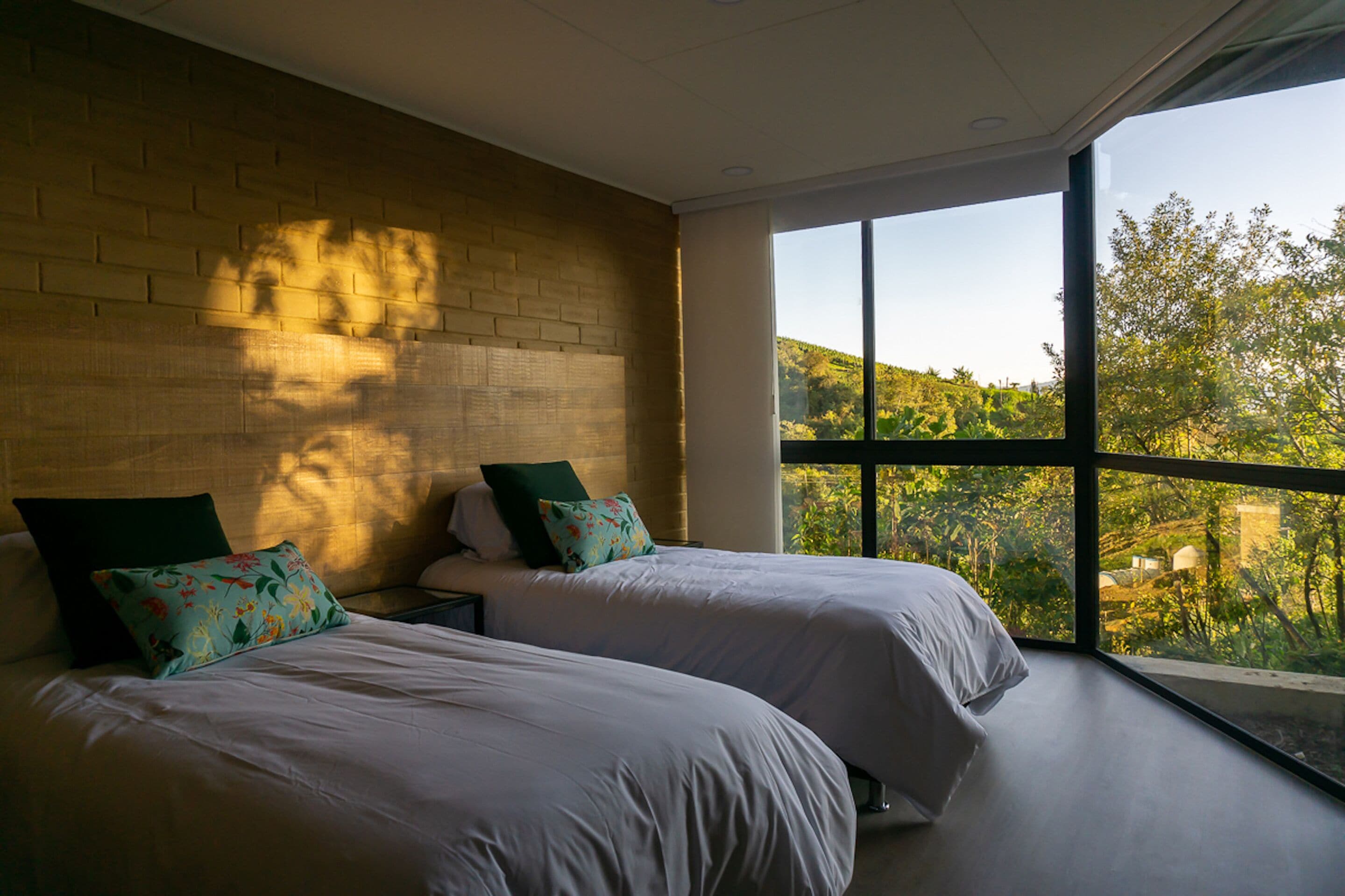 standard double room, 1 queen bed, non smoking | 1 bedroom, premium bedding, free wifi, bed sheets