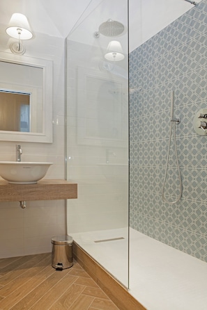 Apartment, 2Â Schlafzimmer | Dusche im Bad