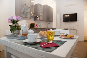 Apartment, 2Â Schlafzimmer | Essbereich im Zimmer