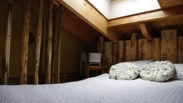 Quadruple Room, 2 Double Beds, Non Smoking | Individually decorated, individually furnished, soundproofing