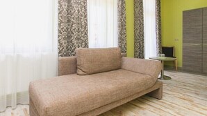 Double Room, 1 Double Bed with Sofa bed | Living area - Restaurant & Pension Eshramo (Barth)