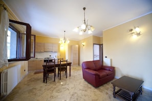 Apartment, 2 Bedrooms | Reception