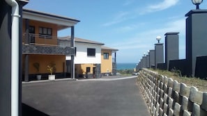 Fachada de la propiedad