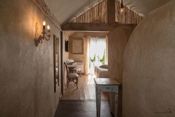 Rideaux occultants, fer et planche à repasser, Wi-Fi gratuit