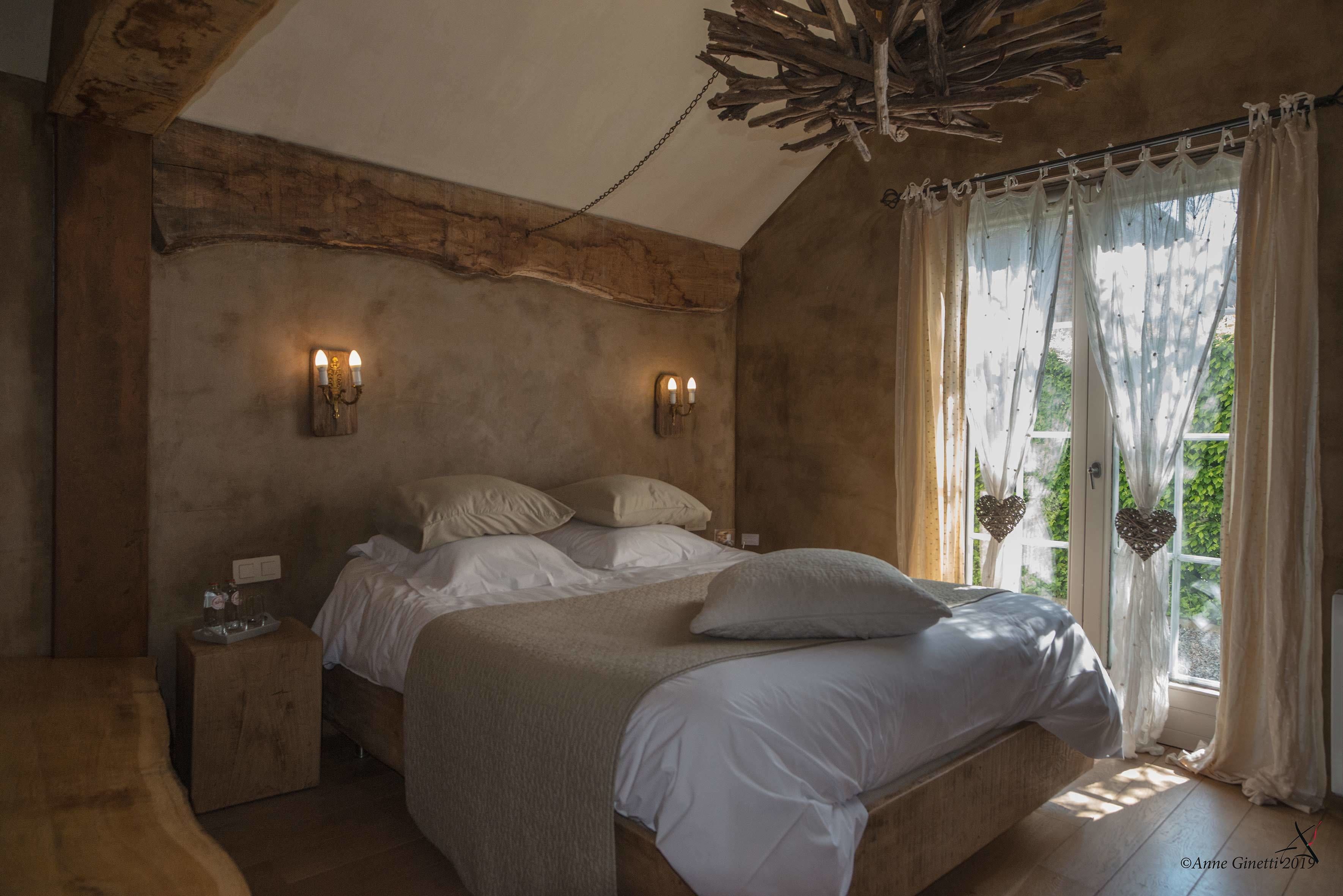 Tweepersoonskamer (Bois) | Verduisterende gordijnen, een strijkplank/strijkijzer, gratis wifi