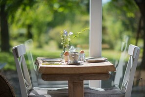 Petit déjeuner (17.50 EUR par personne)