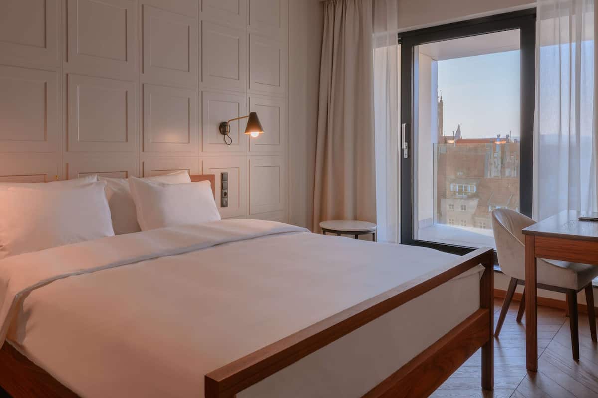 Suite, 1 kamar tidur (River view & Spa Access) | Seprai antialergi, brankas, meja kerja, dan ruang kerja ramah laptop