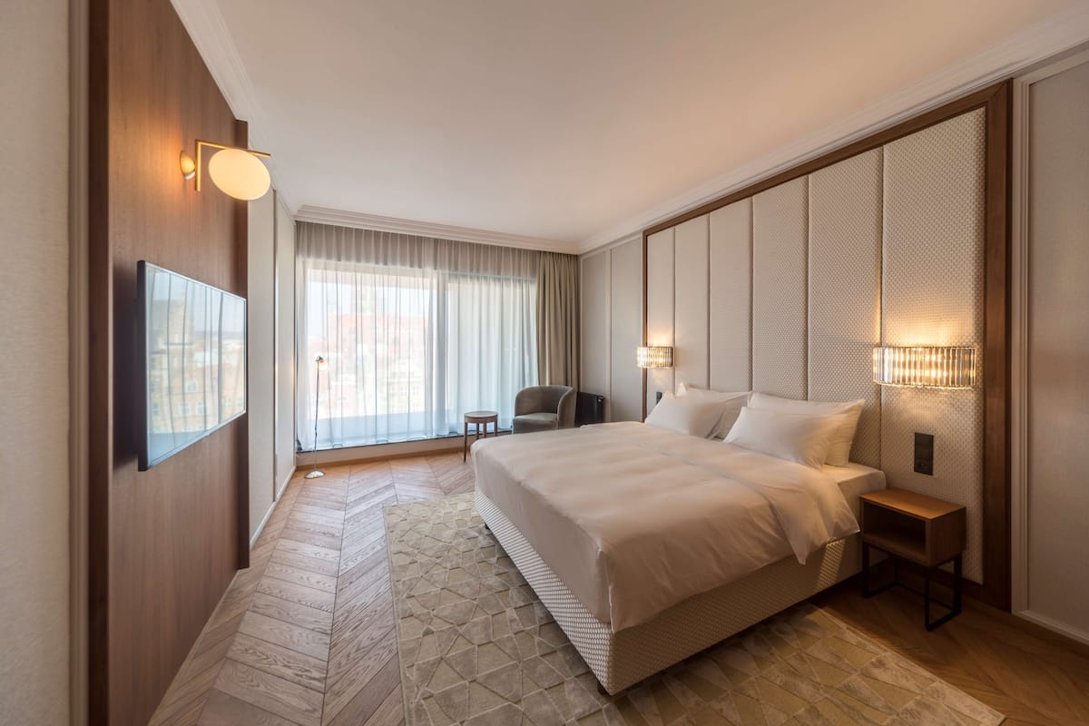 1 bedroom, hypo-allergenic bedding, in-room safe, individually furnished