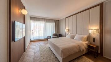 Allergikerbettwaren, Zimmersafe, individuell eingerichtet, Schreibtisch