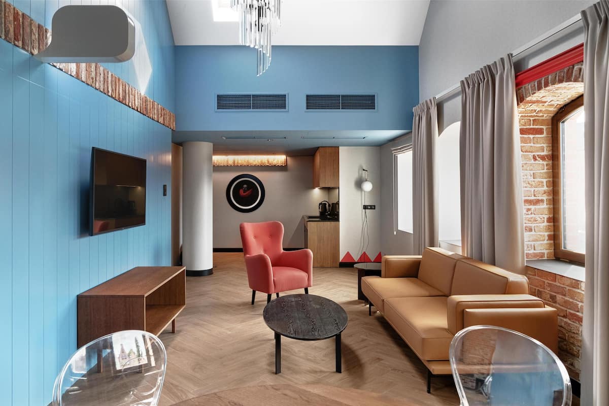 Apartment, 1 Bedroom, River View (Annex Building) | 1 bedroom, hypo-allergenic bedding, in-room safe, individually furnished