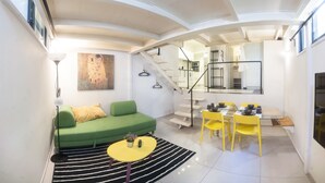 Unclassified image, 4 of 12, button - A Luxury Studio Near the Beach (Tel Aviv)