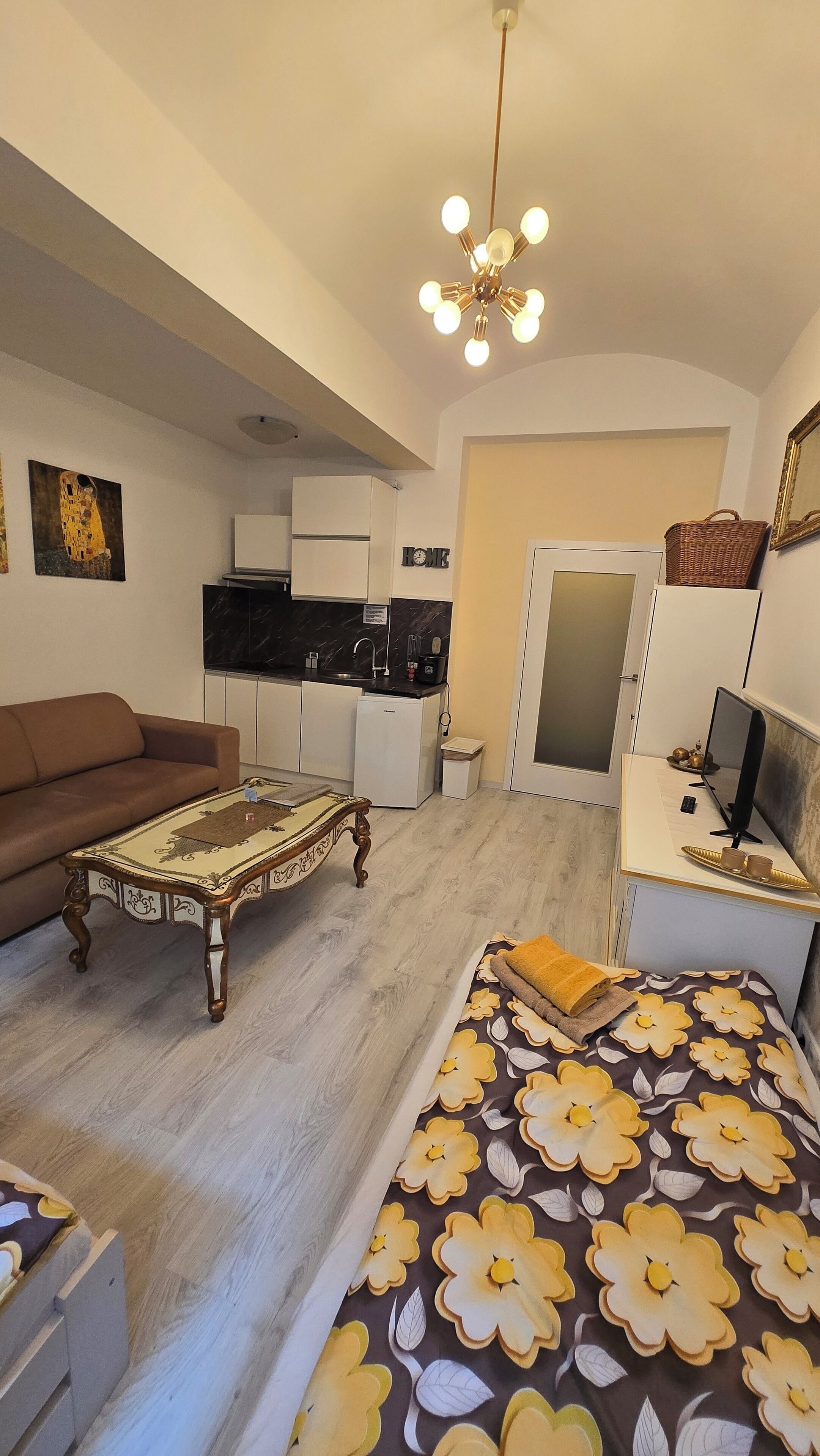 Romantic Studio, Multiple Beds, Kitchenette, Courtyard Area | Blackout drapes, iron/ironing board, free WiFi, bed sheets