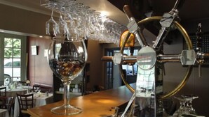 Bar (on property) - Suites du Cabinet Vert (Orléans)