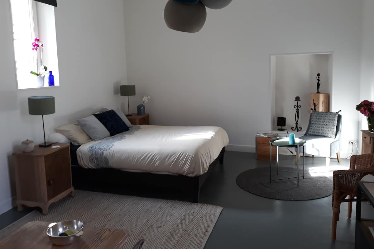 Double Room | Cribs (free), WiFi (free), bed sheets