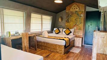 Luxury Tent | Soundproofing, iron/ironing board, bed sheets