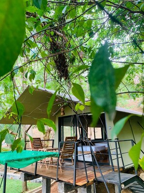Tent | Kalis bunyi, seterika/papan seterika, cadar katil 